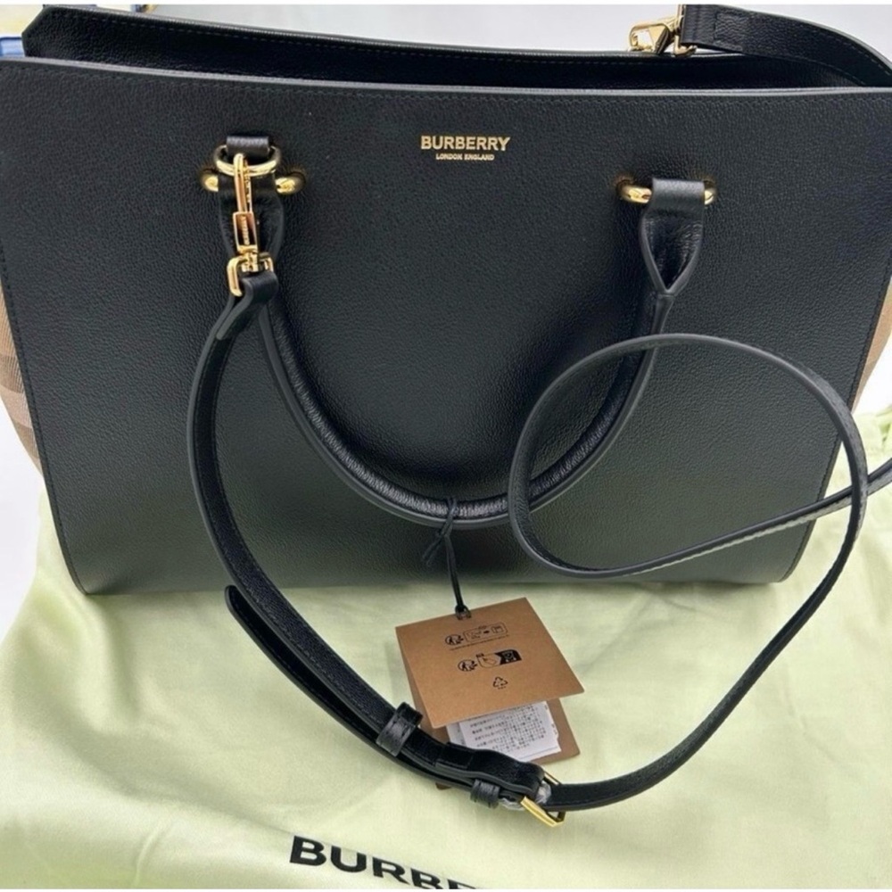 Women's Burberry Banwell classic check leather bag with detachable strap - Picture 3 of 15